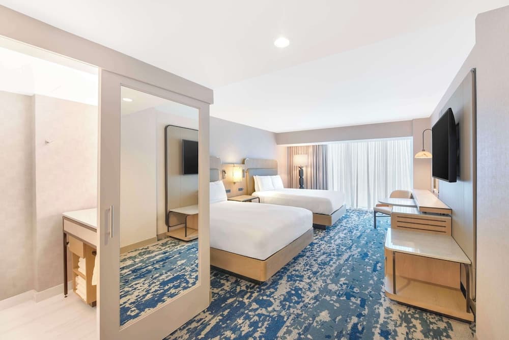 Room, 2 Queen Beds, Balcony