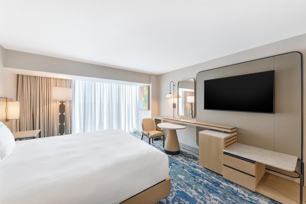 Room, 1 King Bed (Lanai Deck)