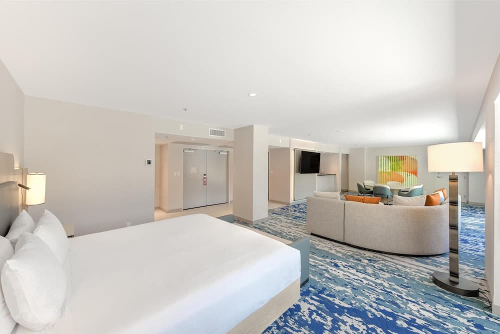 Suite, 1 King Bed