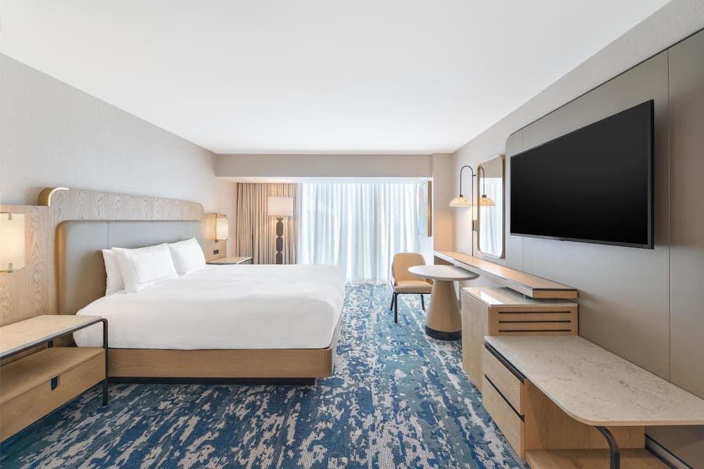 Room, 1 King Bed, Accessible, Bathtub