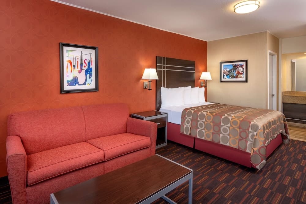 Kids Suite, Two Bedrooms, Non Smoking, Refrigerator & Microwave, 1 Queen, 1 Sofa Bed, 1 Bunk Bed