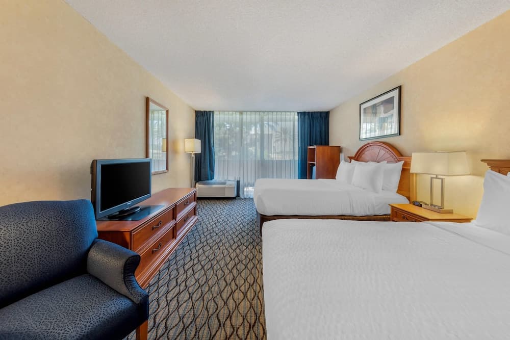 Standard Room, 2 Double Beds, Non Smoking
