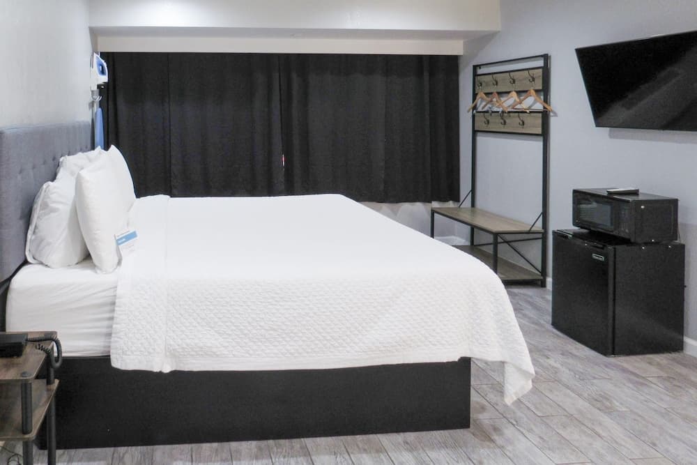 Standard Room, 1 King Bed, Non Smoking