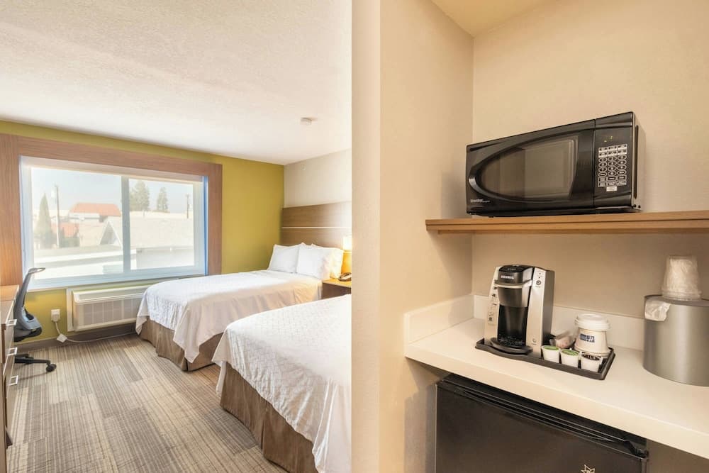 Standard Room, 2 Queen Beds, Accessible (Roll in Shower)