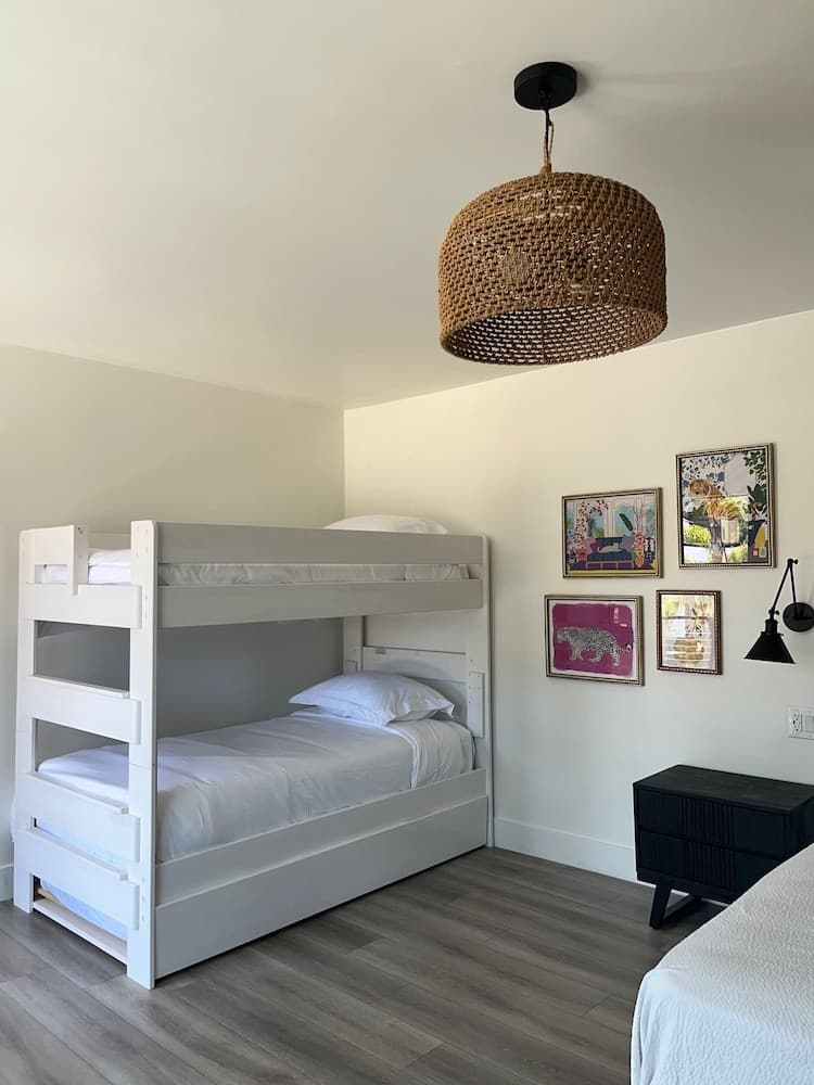 Family Single Room, Multiple Beds, Non Smoking