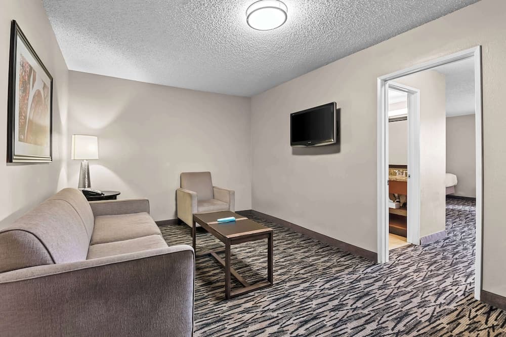Suite, 2 Queen Beds, Non Smoking, Refrigerator & Microwave