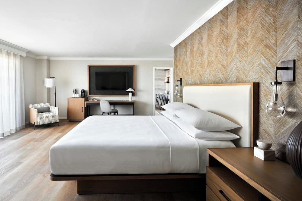 Room, 1 King Bed (View)