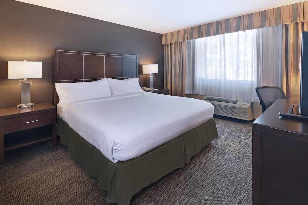 Standard Room, 1 King Bed