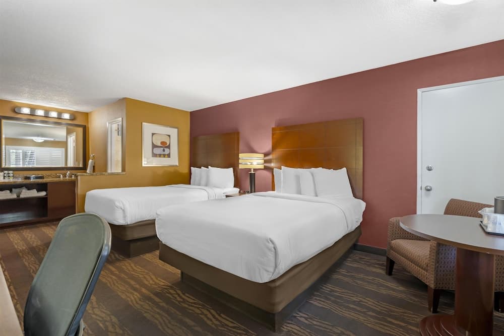 Standard Room, 2 Double Beds, Non Smoking, Refrigerator & Microwave