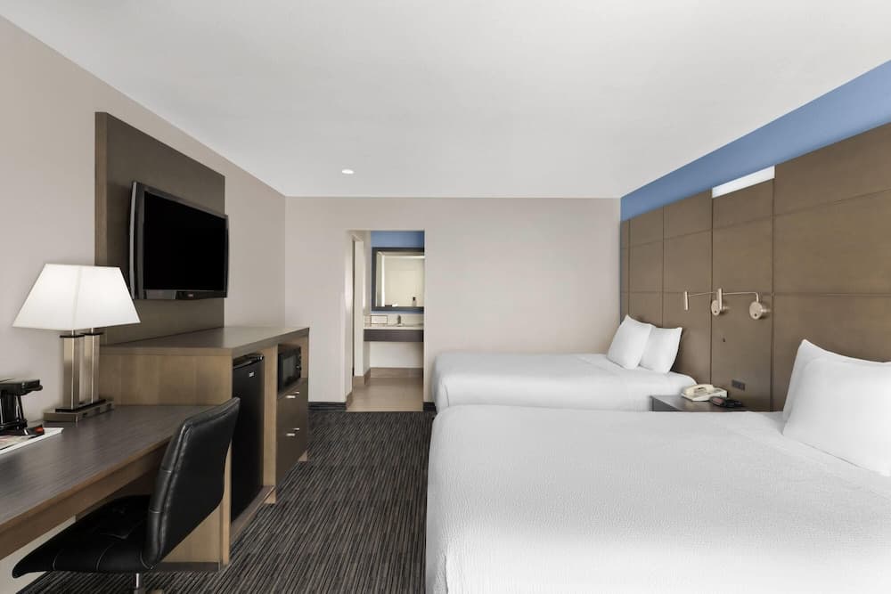 Room, 2 Queen Beds, Accessible, Non Smoking (Tub with Grab Bars)