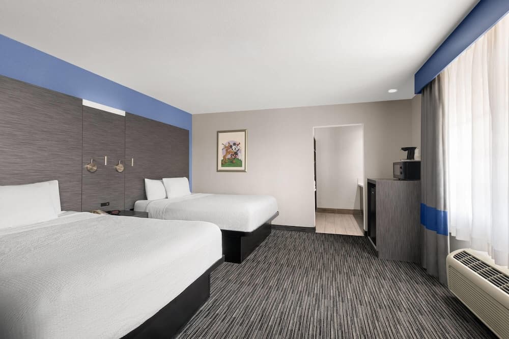 Suite, 2 Queen Beds, Non Smoking (Mini Suite)