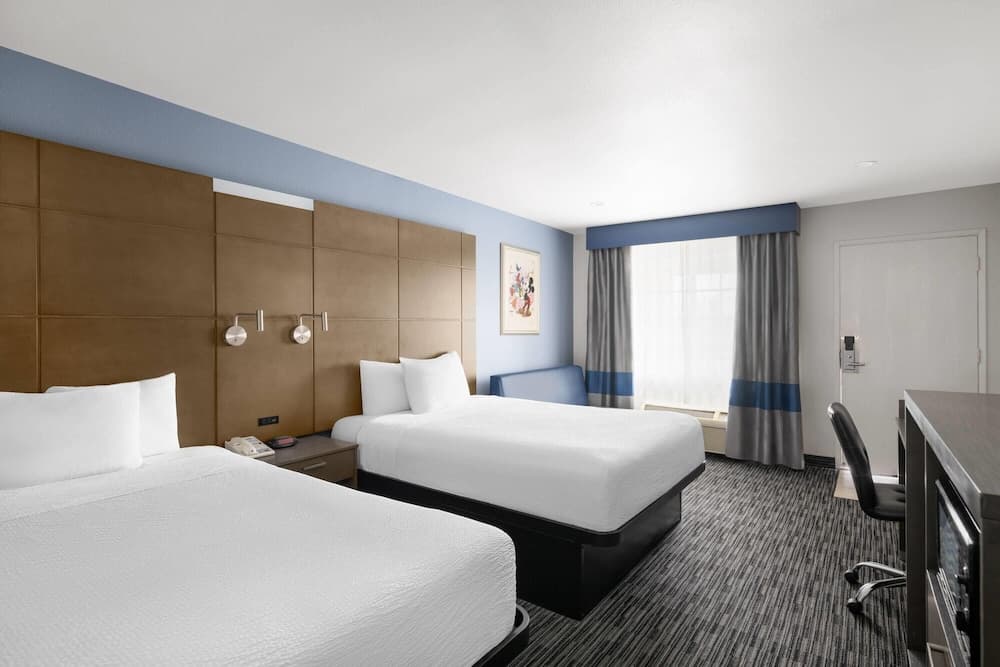 Room, 2 Queen Beds, Non Smoking