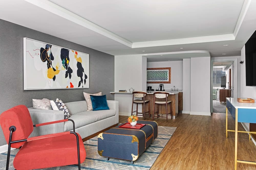 Superior Suite, 1 King Bed (Royal)