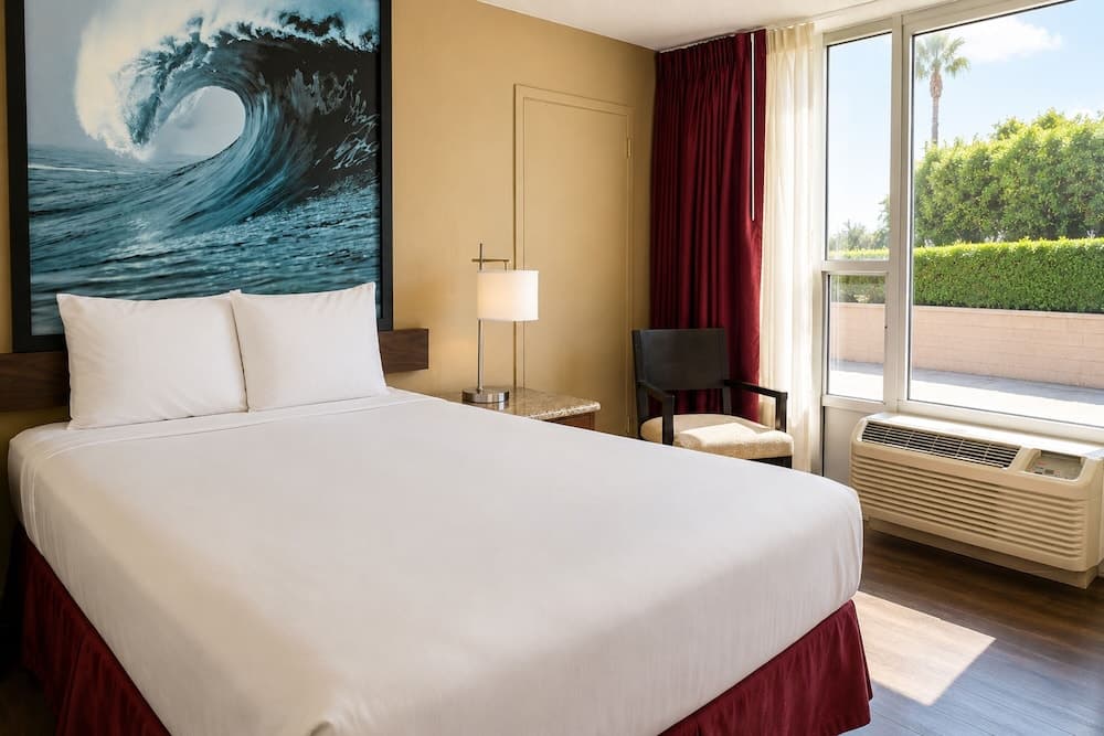 Standard Room, 1 Queen Bed, Non Smoking