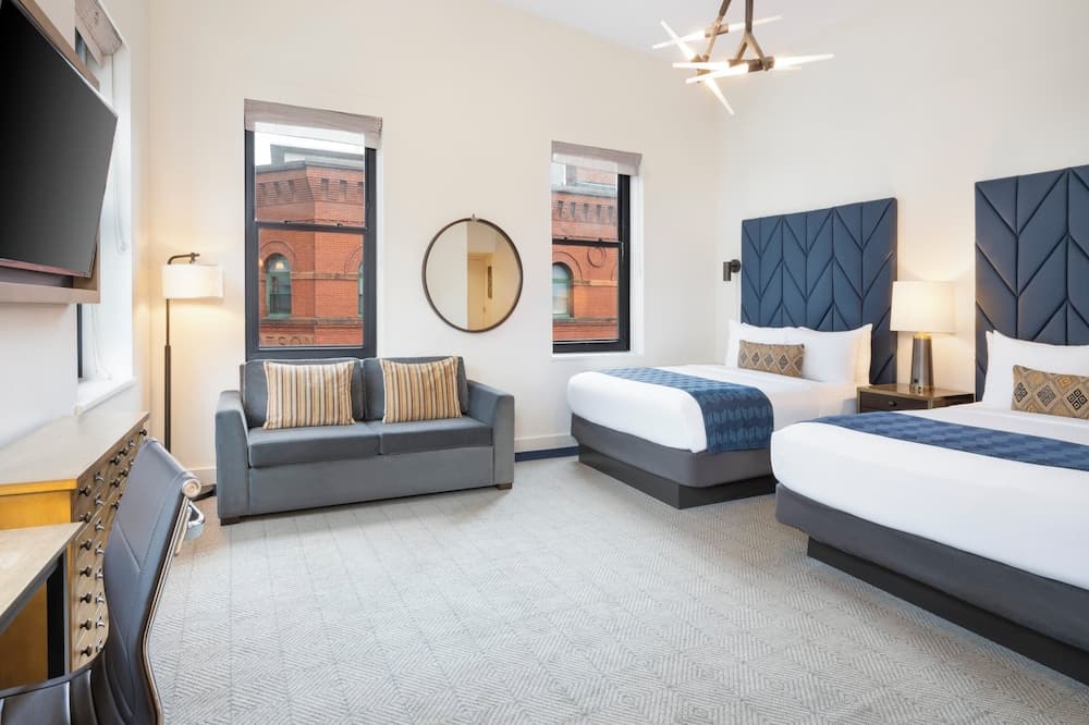 Suite, 2 Queen Beds
