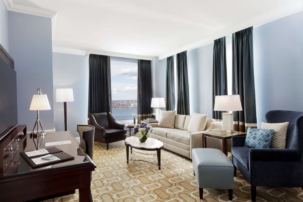 Suite, 1 King Bed, Harbor View
