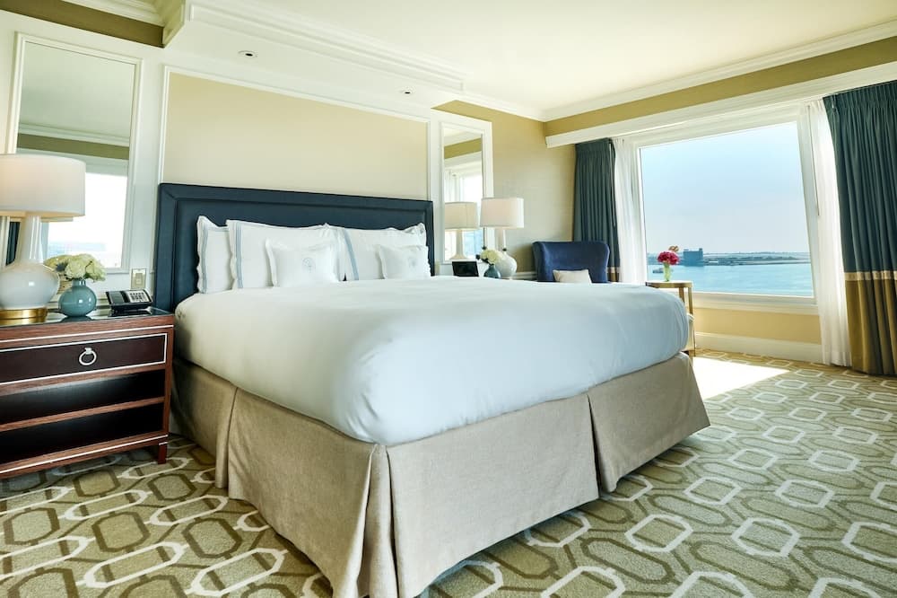 Superior Room, 1 King Bed, Harbor View