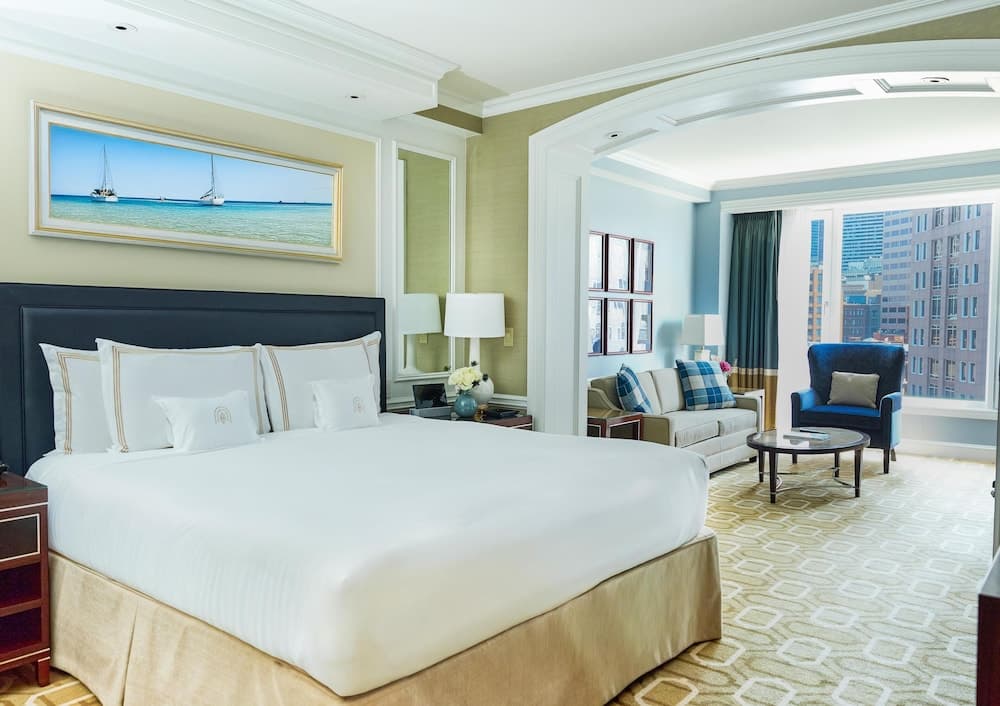 Deluxe Room, 1 King Bed, City View