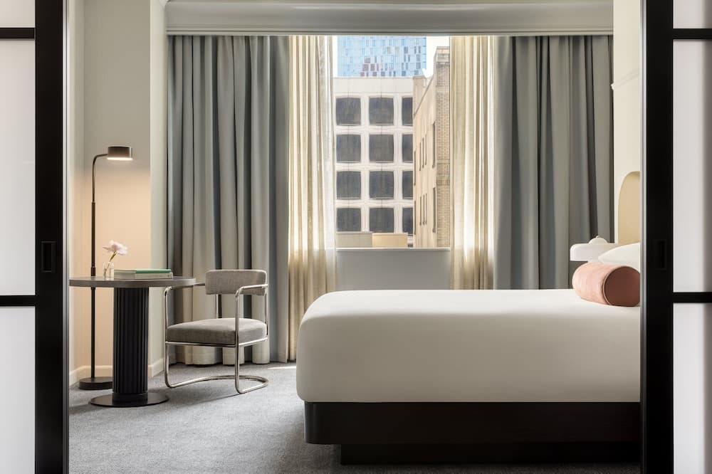 Premium Room, 1 King Bed