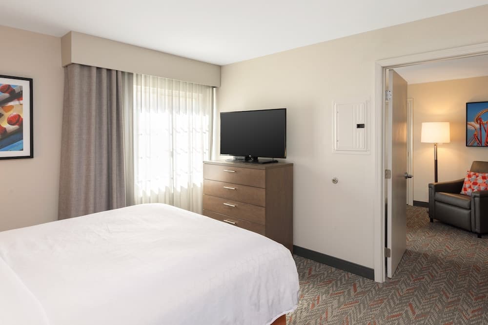 Suite, 1 Bedroom, Accessible (Roll-In Shower)