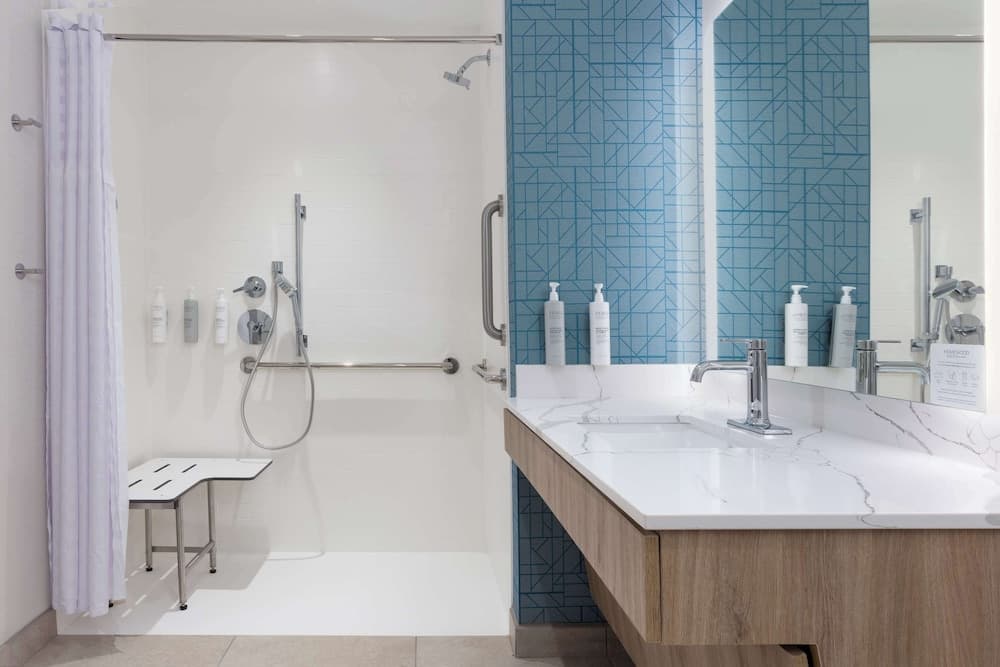 Suite, 1 King Bed, Accessible (Mobility & Hearing, Roll-in Shower)