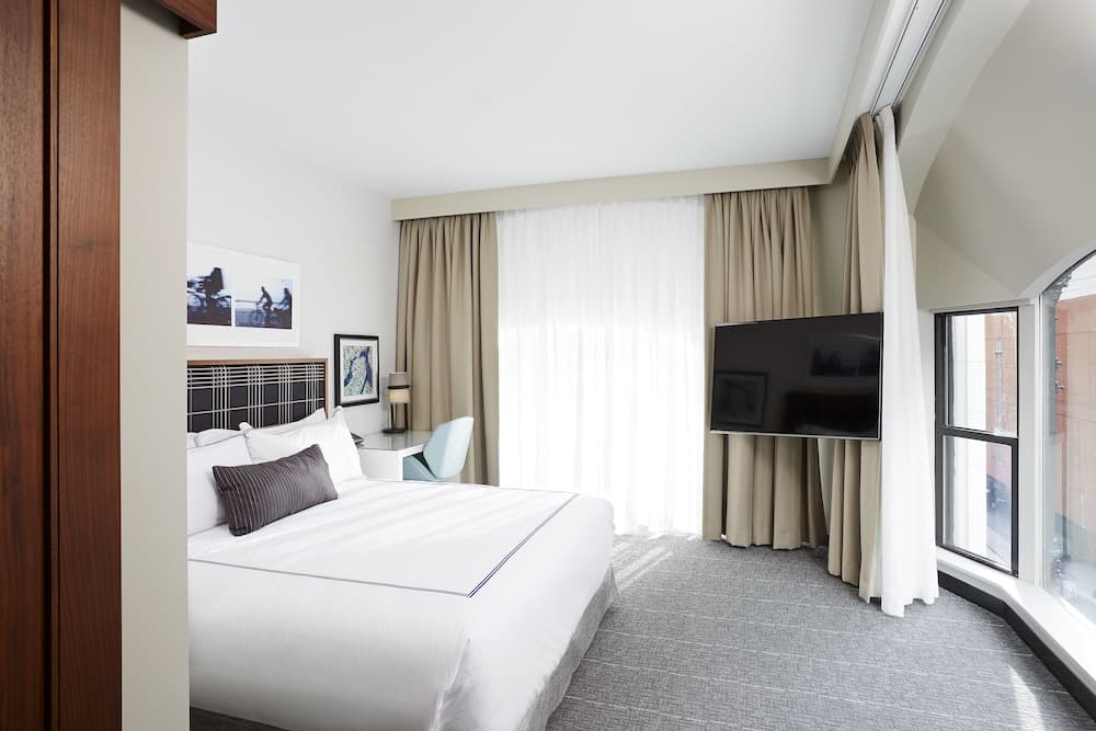 Executive Corner Room, 1 King Bed