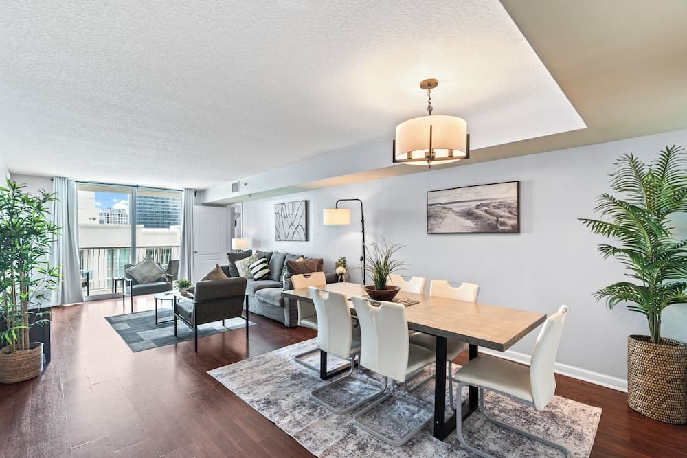 Condo, 2 Bedrooms, Balcony, City View