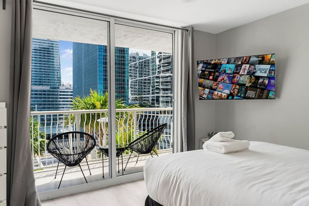 Luxury Condo, 3 Bedrooms, City View
