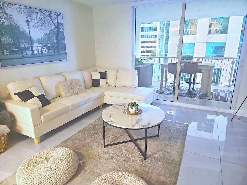 Luxury Condo, 1 Bedroom, City View