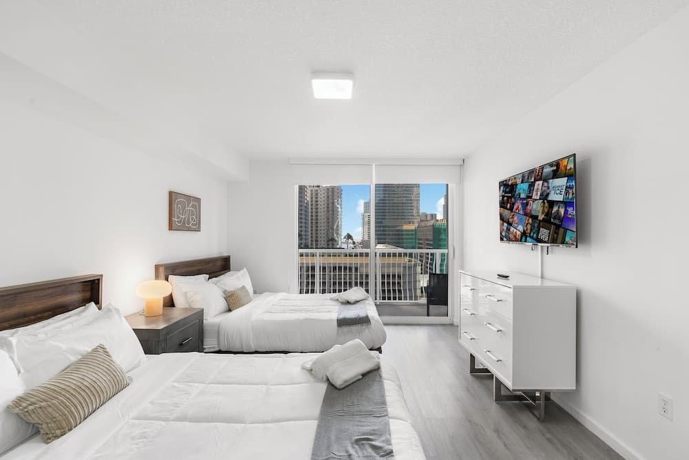 Luxury Condo, 1 Bedroom, City View