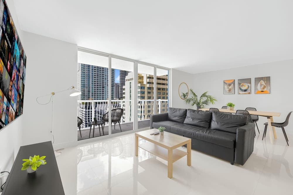 Condo, 2 Bedrooms, Balcony, City View
