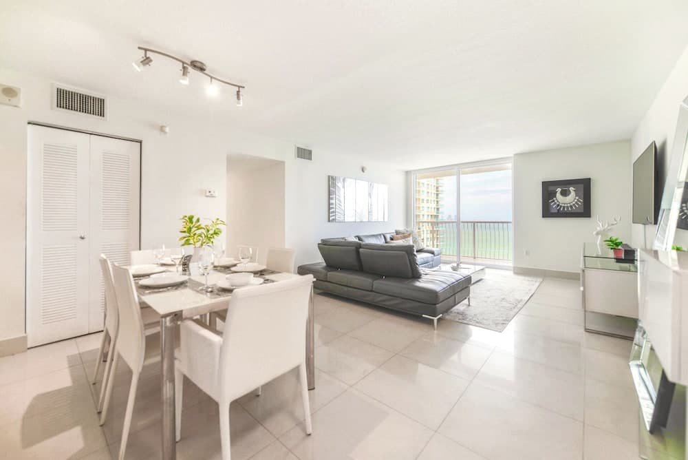 Condo, 3 Bedrooms, Balcony, Ocean View