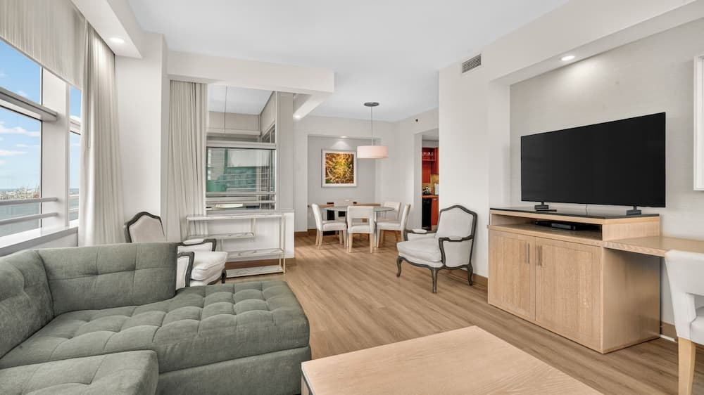 Luxury Suite, 2 Bedrooms, Balcony, Ocean View
