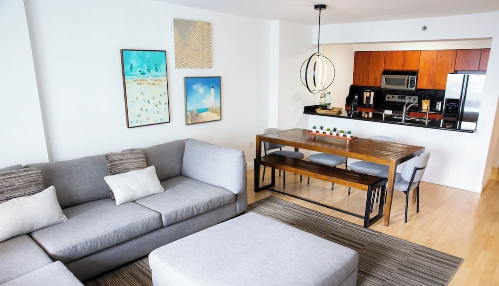 Basic Loft, Balcony