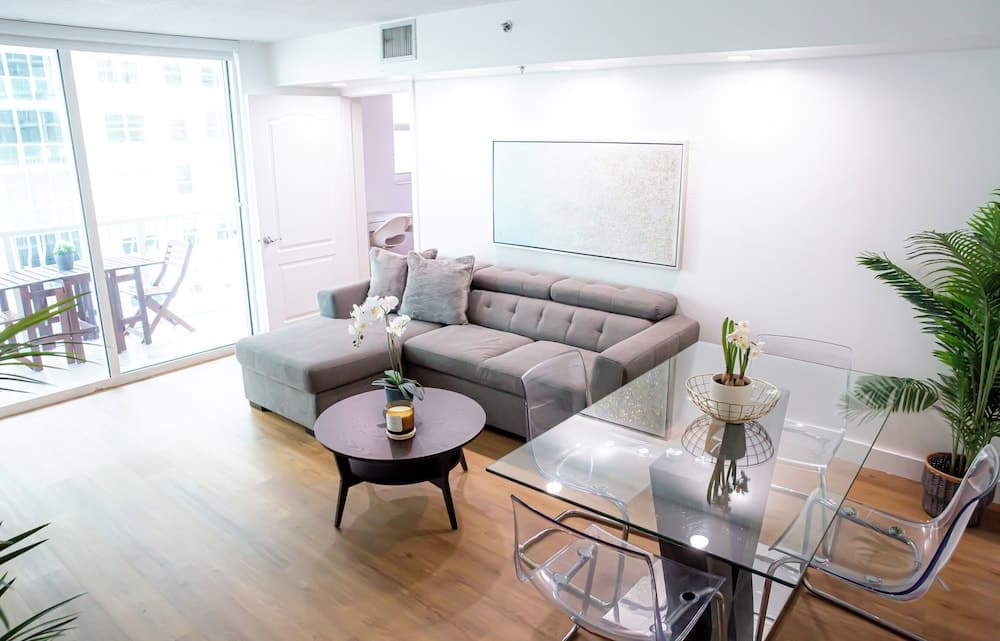 Apartment, Balcony