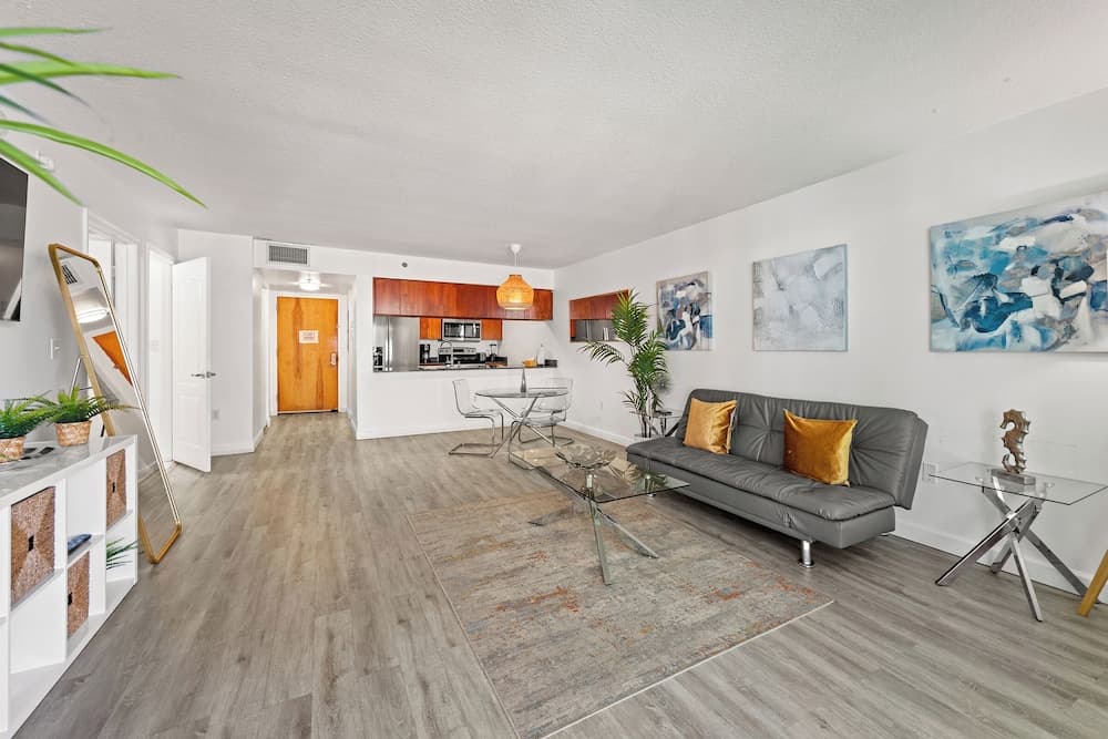 Family Apartment, 2 Bedrooms, Refrigerator & Microwave, Bay View