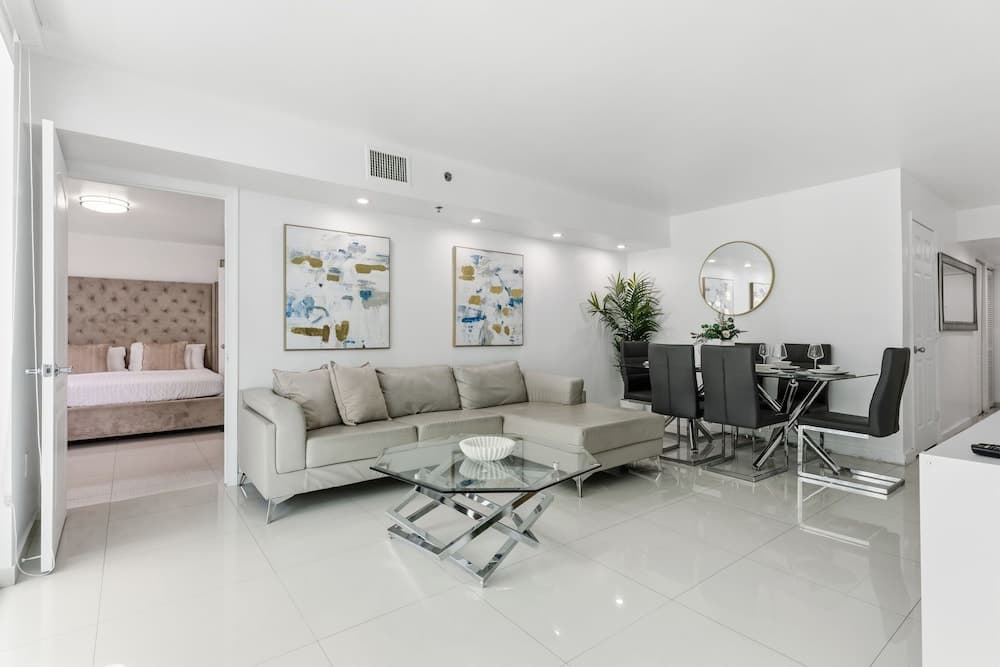 Apartment, 4 Bedrooms, Private Bathroom
