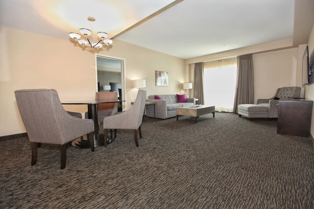 Legacy 3 Room Suite
