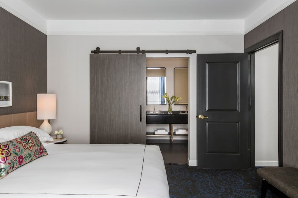 Suite, 1 Bedroom, Mobility Accessible (Roll-In Shower)
