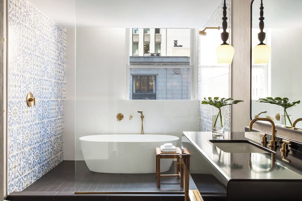 Studio Suite, 1 King Bed, Mobility Accessible (Roll-In Shower)