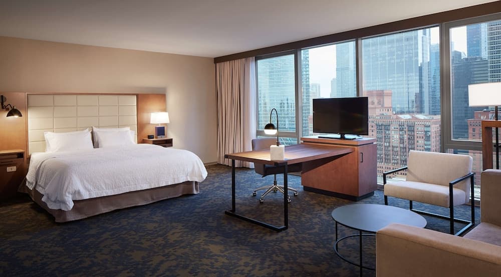 Suite, 1 King Bed, Accessible (Roll-in Shower)