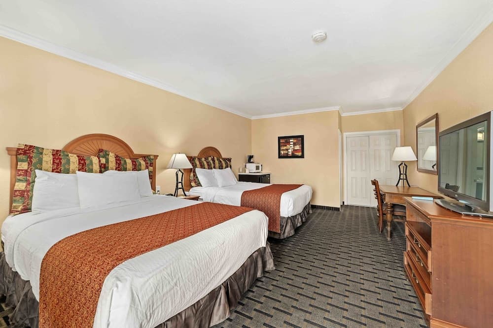 Standard Room, 2 Queen Beds