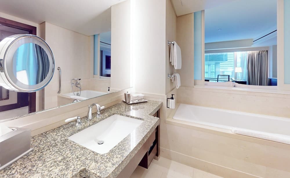 Suite, 1 Bedroom (View)