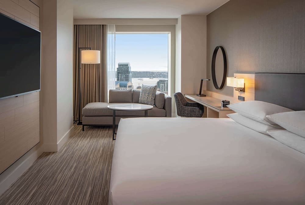 Room, 1 King Bed (High Floor)