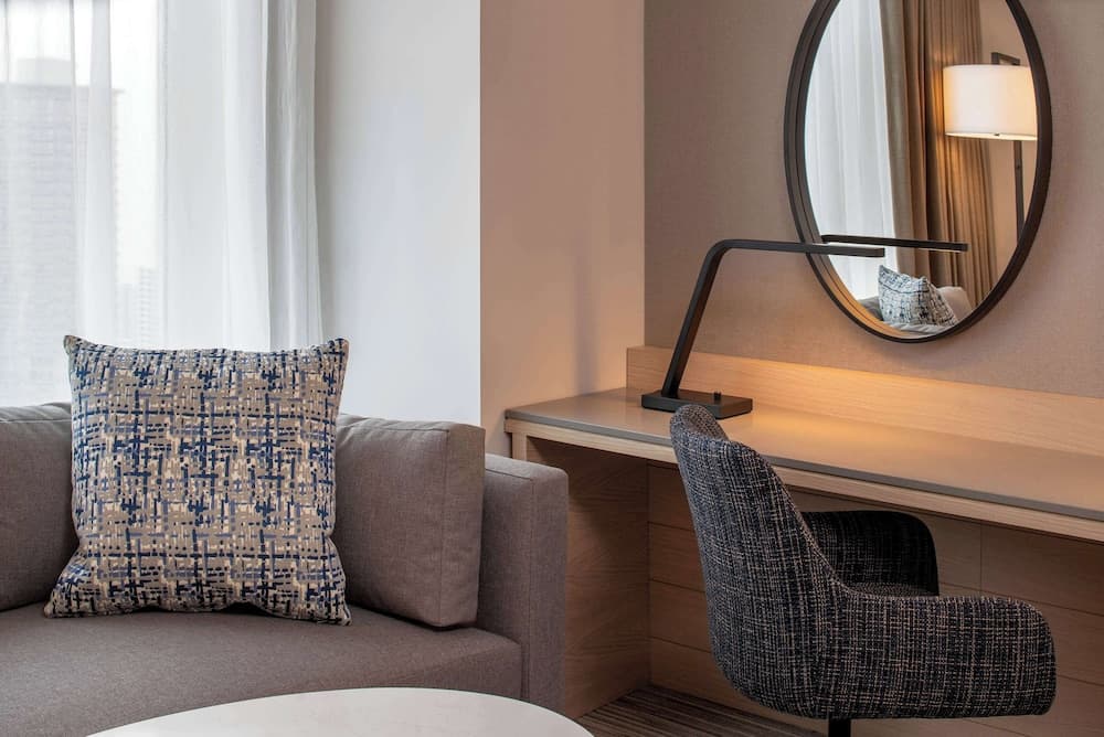 Room, 1 King Bed, Accessible, Bathtub