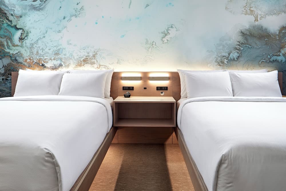 Suite, 1 Bedroom, Bathtub (2 Queen Beds, Sofa Bed, Living Room)