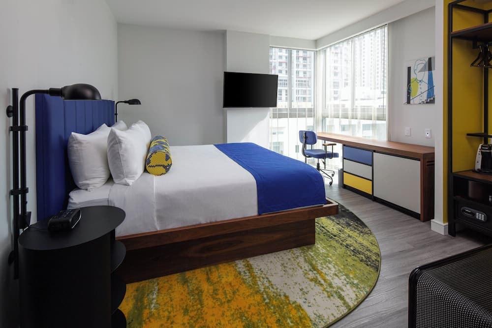 Standard Room, 1 King Bed