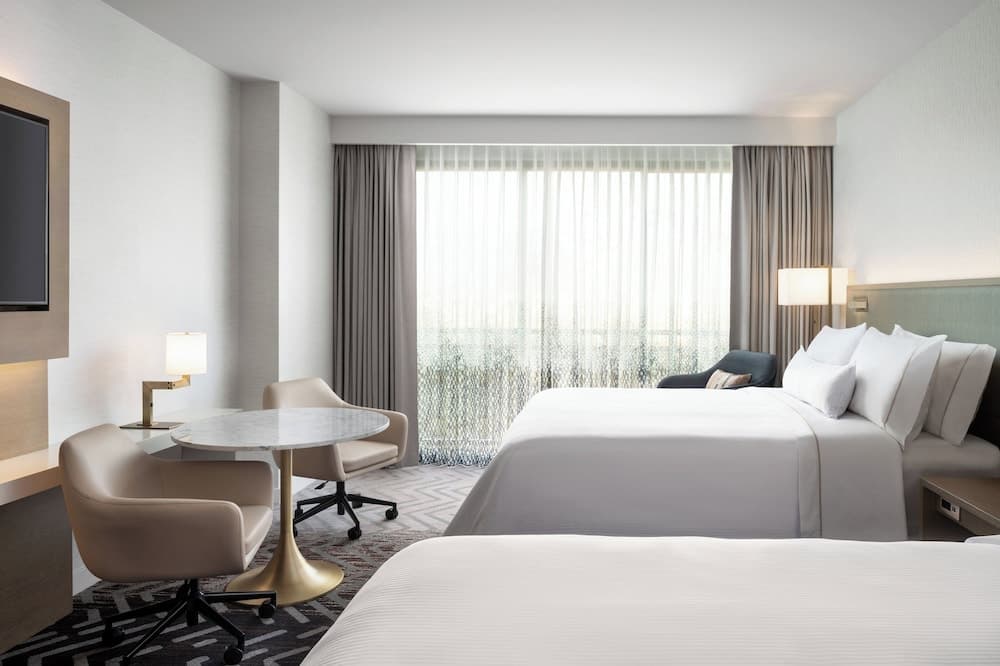 Room, 2 Queen Beds (Hearing Accessible)