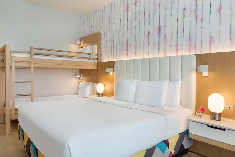 Room, 1 King Bed, Park View (Bunk beds)