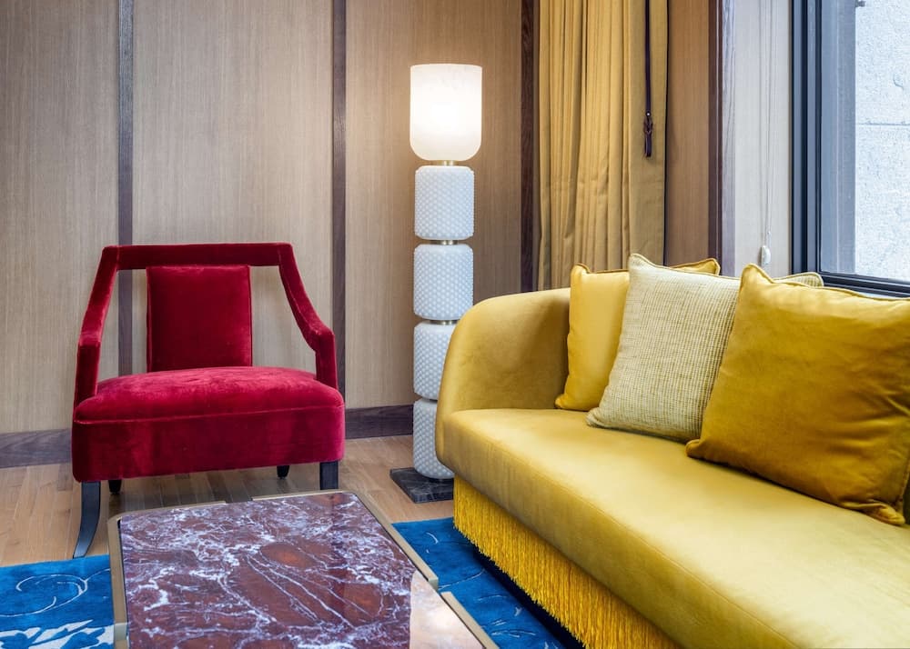 Suite, 1 King Bed